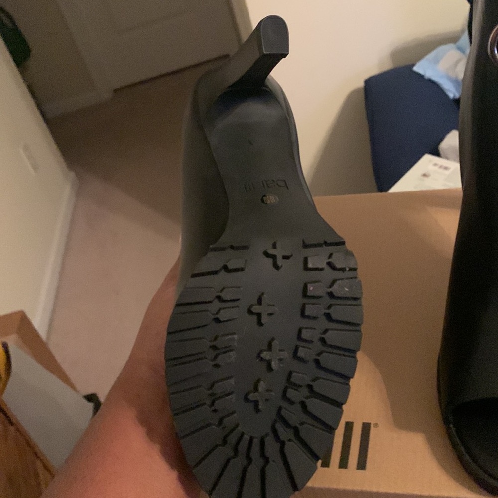 Front zip boots - Picture 3 of 6